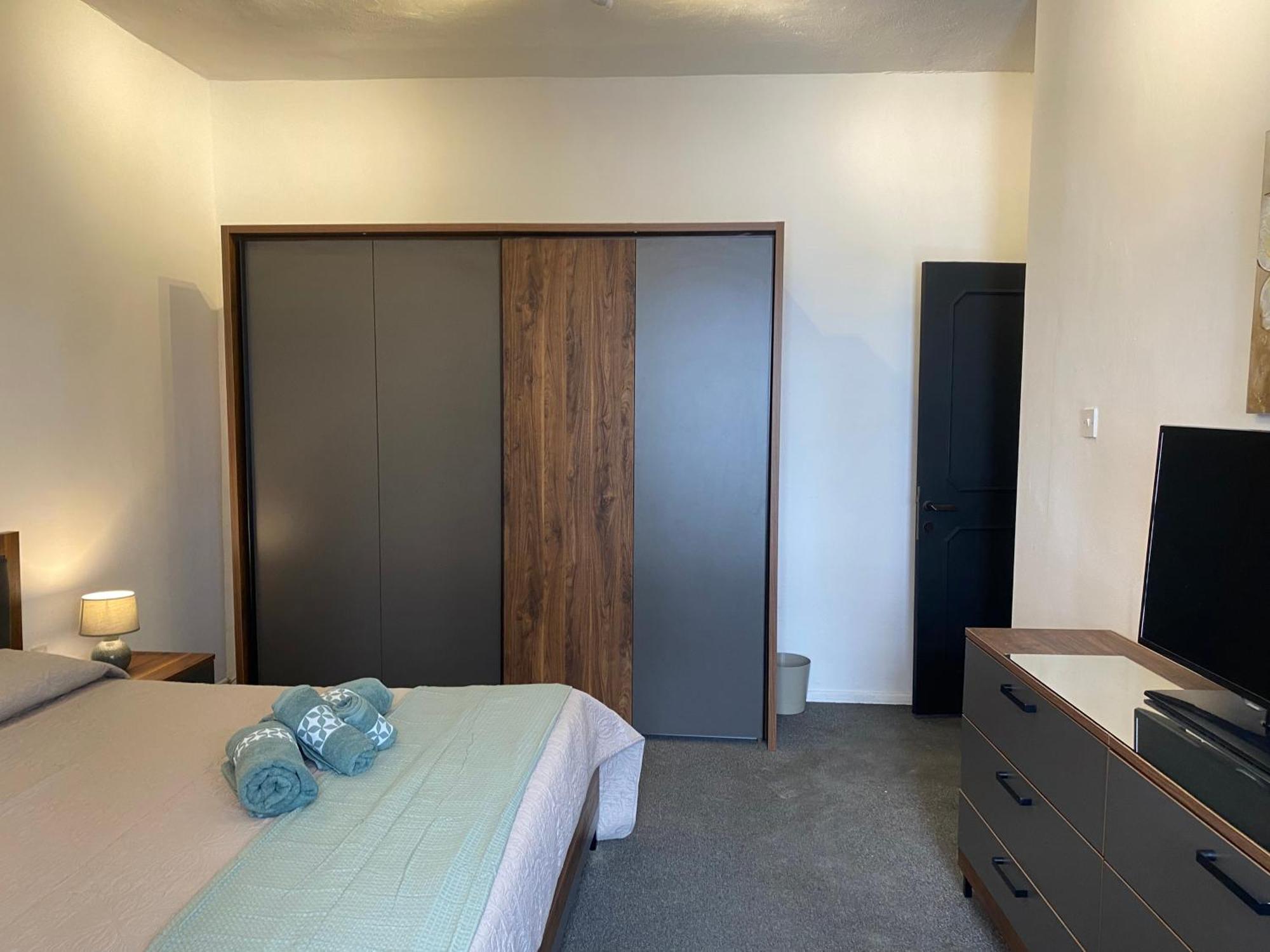 Apartment Sea Breeze Retreat - Comfort In The Heart Of Sliema