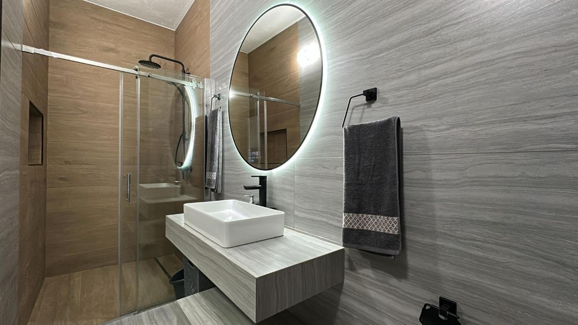 Sea Breeze Retreat - Comfort In The Heart Of Apartment
